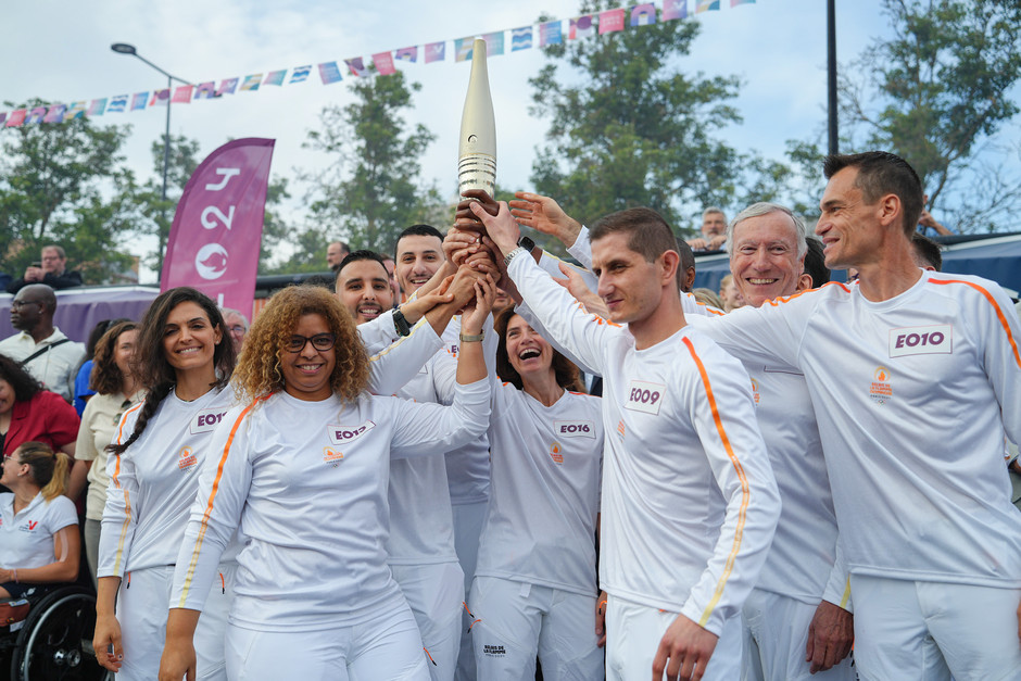 Passage de la flamme olympique à Cergy - voir en plus grand : (fenêtre modale)