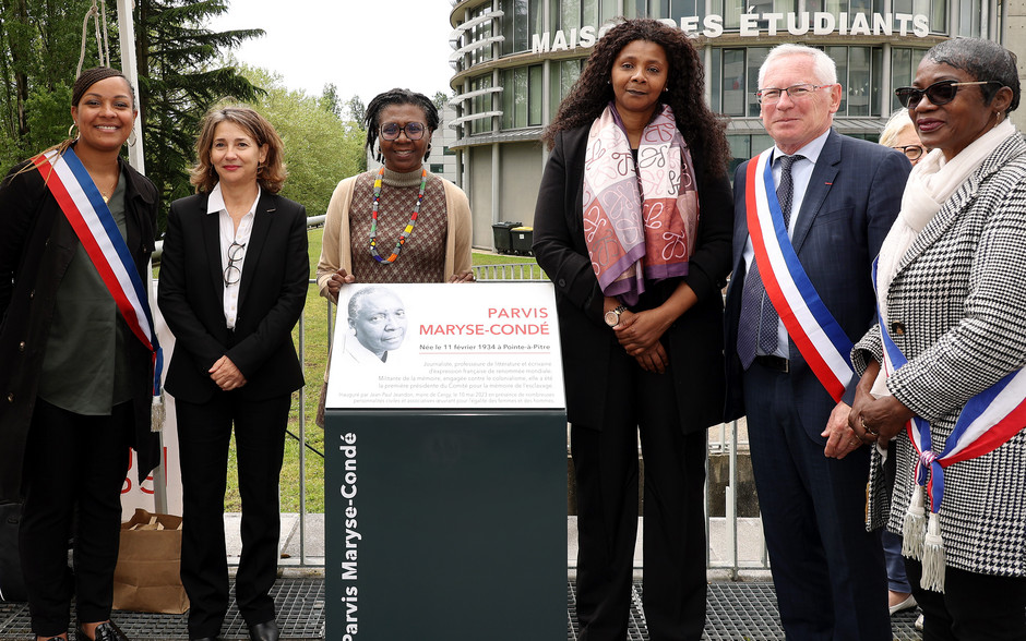 Inauguration du parvis Maryse-Condé, le 10 mai - voir en plus grand : (fenêtre modale)