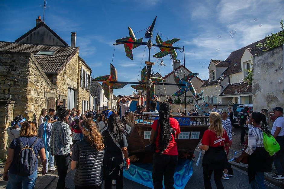 Charivari au Village - voir en plus grand : (fenêtre modale)