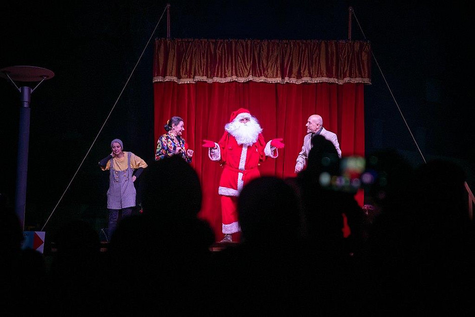 La légende du Père Noel, le 24 décembre à la place des Linandes - voir en plus grand : (fenêtre modale)