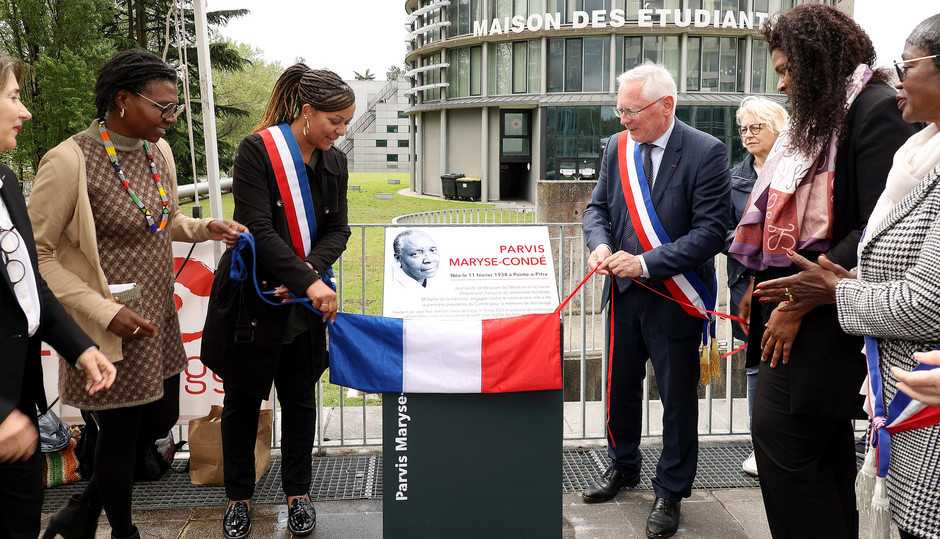 Inauguration du parvis Maryse-Condé, le 10 mai - voir en plus grand : (fenêtre modale)