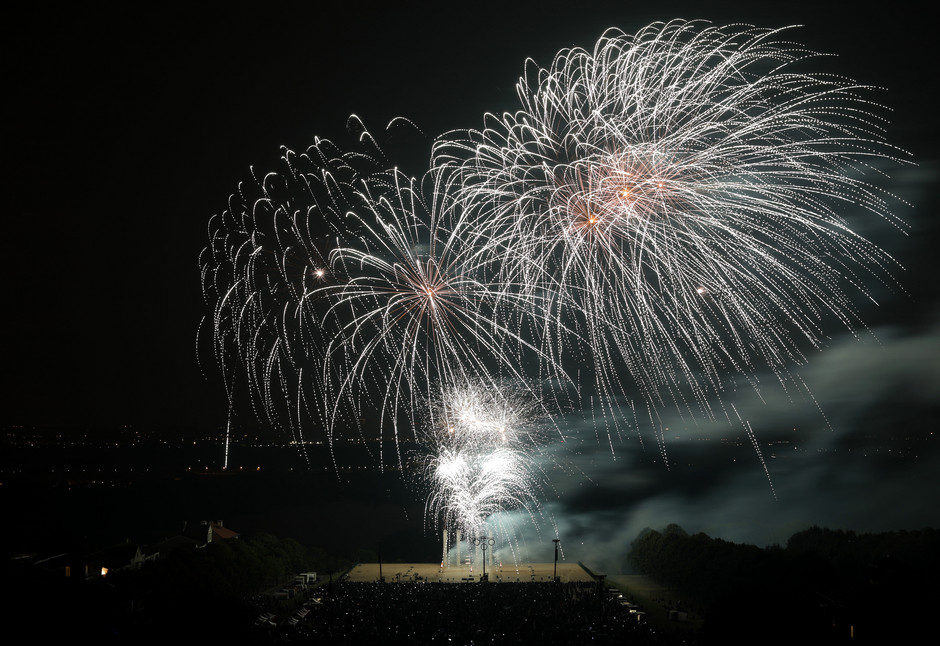 Feu d'artifice - voir en plus grand : (fenêtre modale)