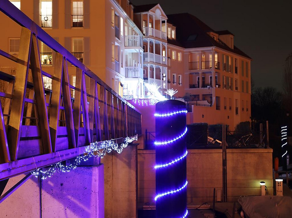 Illuminations de Noël dans le quartier Bords d'Oise, décembre 2020 - voir en plus grand : (fenêtre modale)