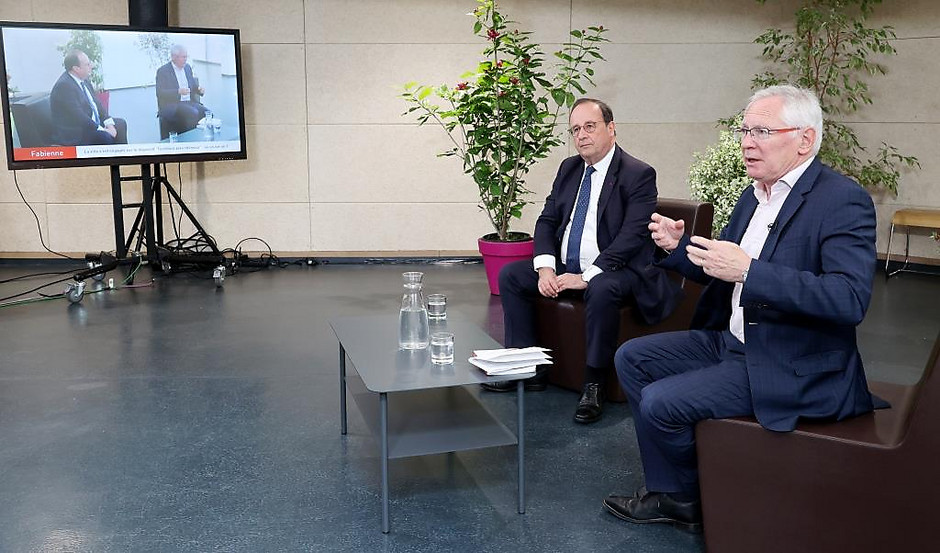 Le maire et François Hollande, le 17 juin dernier, à Cergy - voir en plus grand : (fenêtre modale)
