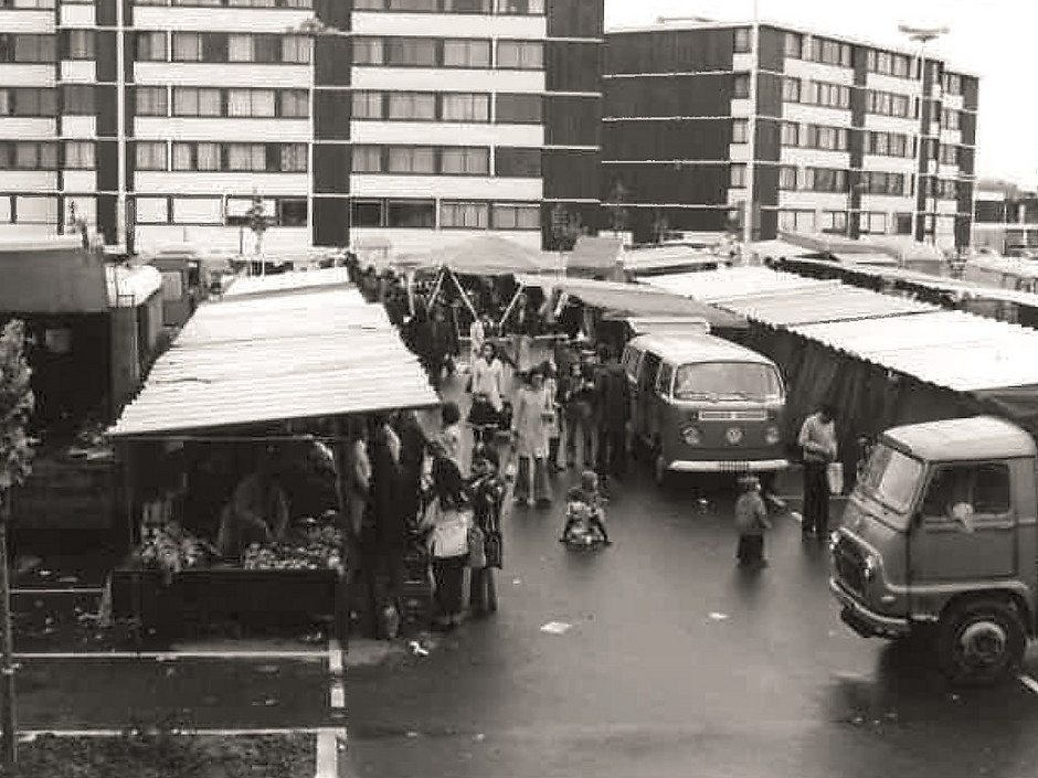 Marché des Touleuses en 1976 - voir en plus grand : (fenêtre modale)