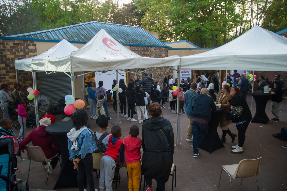 Pot de rentrée de la maison de quartier des Linandes, 6 octobre - voir en plus grand : (fenêtre modale)