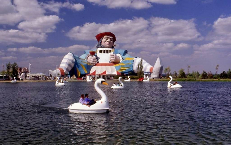 Ouverture du parc d'attraction Mirapolis en 1987 - voir en plus grand : (fenêtre modale)