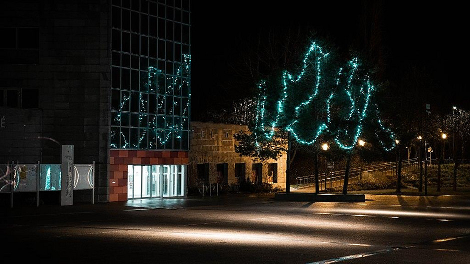 Illuminations de Noël le 7 décembre, à l'Hôtel de Ville - voir en plus grand : (fenêtre modale)