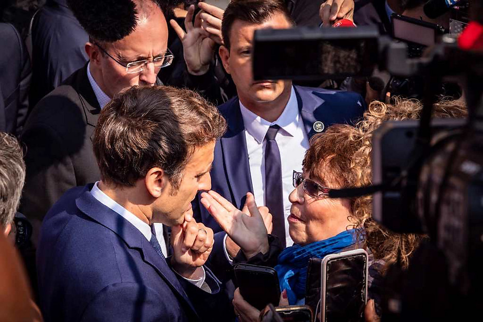 Visite d'Emmanuel Macron à Cergy, le 27 avril - voir en plus grand : (fenêtre modale)