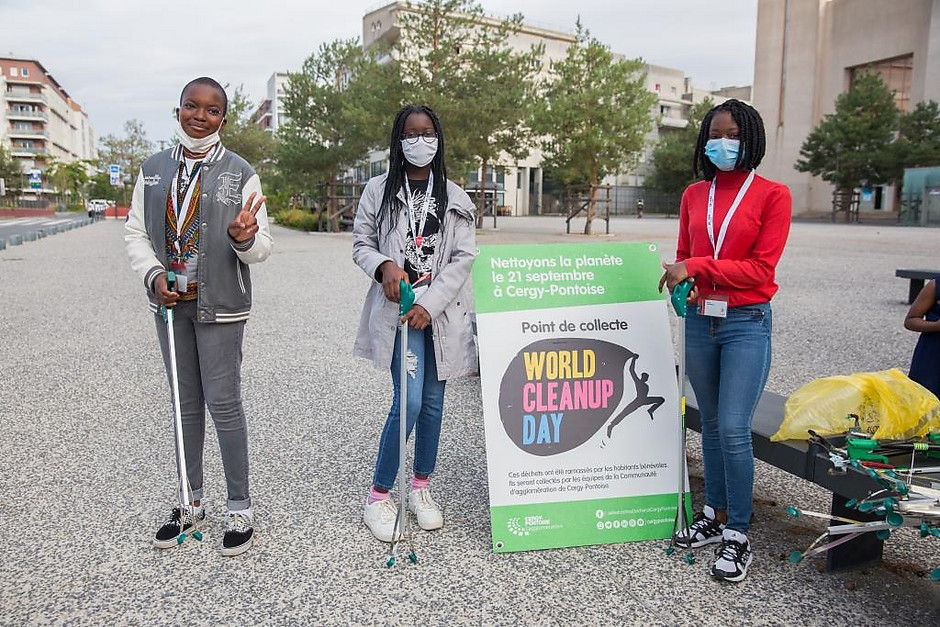 World CleanUp Day avec le Conseil des jeunes le 19 septembre, Hauts-de-Cergy - voir en plus grand : (fenêtre modale)
